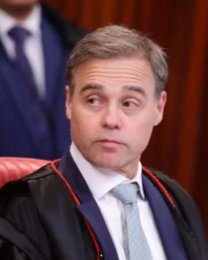 TENSÃO: Polícia avalia ampliar proteção à família do ministro André Mendonça