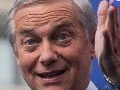 Flávio Bolsonaro foi convidado por José Antonio Kast, presidente eleito do Chile, para comparecer à sua posse