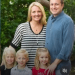 Casal perde três filhos em acident3, um ano depois tem trigêmeos idênticos aos que morr3ram