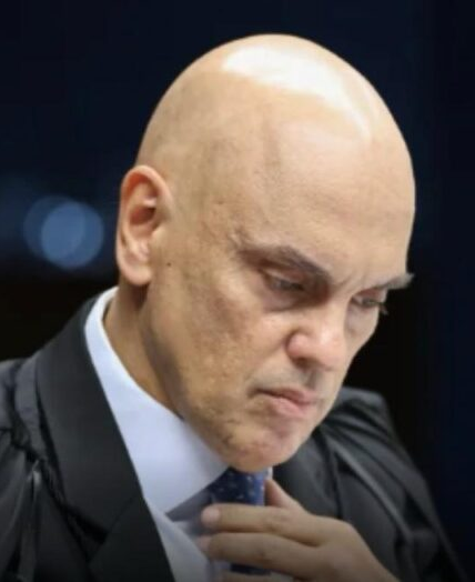 CPMI abre frente de investigação contra Moraes por trocas de mensagens com Vorcaro