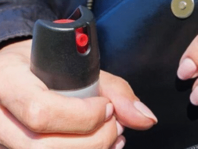 Câmara aprova porte de spray de pimenta usado por polícia a mulheres; VEJA REQUISITOS