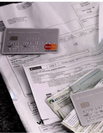 Endividamento das famílias atinge recorde histórico no Brasil e volta a elevar inadimplência