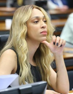 Partido Novo pede cassação da deputada Erika Hilton por quebra de decoro; SAIBA MAIS: