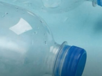 SAÚDE: plástico de garrafa pode virar remédio para Parkinson, aponta estudo; ENTENDA