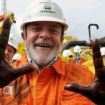 É mentira de Lula culpar “guerra” por alta nos preços dos combustíveis. Culpa é dos governos do PT que não abriram mercado para refinarias e distribuição. Fora exportar gasolina com R$ 7,4 bilhõss de prejuízo por ano. Entenda
