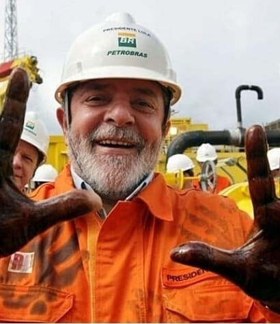 É mentira de Lula culpar “guerra” por alta nos preços dos combustíveis. Culpa é dos governos do PT que não abriram mercado para refinarias e distribuição. Fora exportar gasolina com R$ 7,4 bilhõss de prejuízo por ano. Entenda