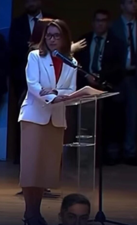 Entre goles e brindes, Janja diz que pensava na saúde das marisqueiras enquanto tomava ‘cervejinha’ com Lula; VEJA VÍDEO