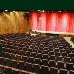 Ladrões furtam fios e de grande parte do cabeamento elétrico do Teatro Municipal. Não perdoam nem prédio público. Mas, e a segurança do local?