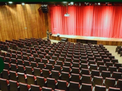 Ladrões furtam fios e de grande parte do cabeamento elétrico do Teatro Municipal. Não perdoam nem prédio público. Mas, e a segurança do local?