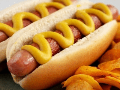 Excesso de ultraprocessados pode afetar fome e saciedade em jovens. Pesquisa foi feita com universitários