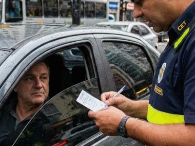 Multa na certa de R$ 1.460 para condutor que não fizer esse exame da CNH em 2026