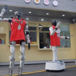 Robôs viram guias de turismo: China inaugura posto de atendimento operado por máquinas