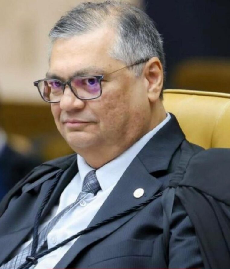 No momento, você está visualizando BOMBA: laudo aponta que Dino votou em ação dele mesmo contra ex-senador; VEJA LAUDO