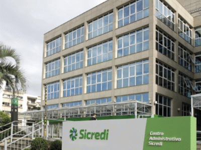 Sicredi cresce 14,6% em ativos e total alcança R$ 455 bilhões. Com crescimento consistente, fortalecendo o desenvolvimento das regiões onde atua
