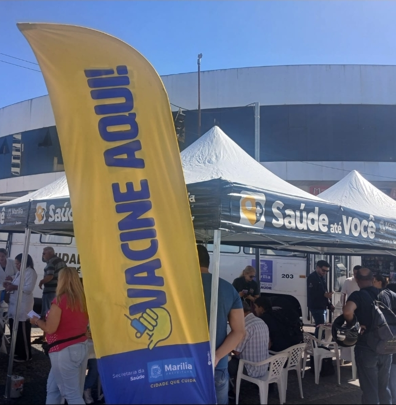 No momento, você está visualizando Saúde intensifica vacinação contra a gripe com várias ações neste sábado. São 60 profissionais trabalhando nas ações no centro, supermercados São Francisco e imunização de acamados. Veja tudo