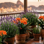 Lavanda e outras 5 plantas com flores para varanda suportam vento e até 6 horas de sol pleno em apartamentos