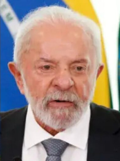 No momento, você está visualizando Com Lula em queda livre nas últimas pesquisa a estratégia é bombardear Flávio Bolsonaro