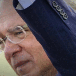 Paulo Guedes declara apoio a Flávio Bolsonaro e prevê vitória da oposição em 2026; VEJA