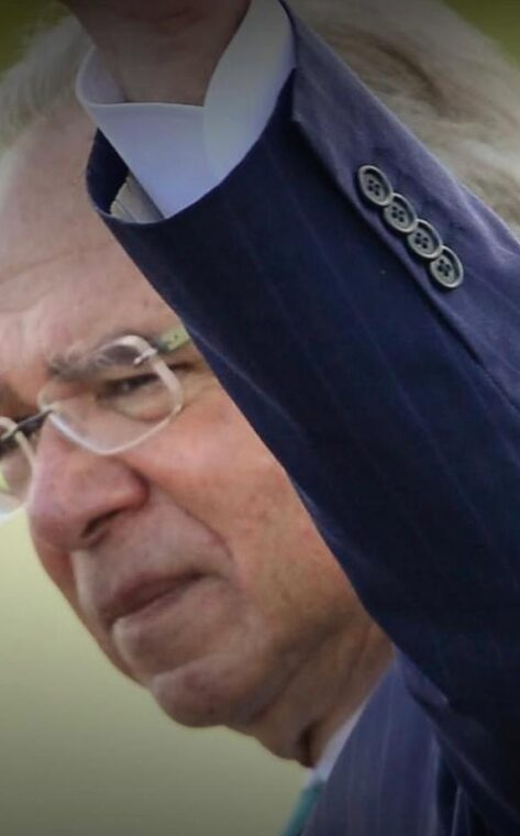 No momento, você está visualizando Paulo Guedes declara apoio a Flávio Bolsonaro e prevê vitória da oposição em 2026; VEJA