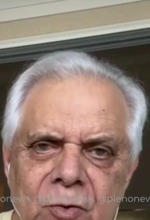 No momento, você está visualizando RECUOU: Após chamar Bíblia de ‘livrinho idiota’, radialista da Globo grava vídeo se desculpando; VEJA VÍDEO