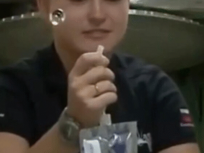 IMPRESSIONANTE: Astronauta mostra como é que faz para tomar água no espaço e vídeo viraliza; VEJA