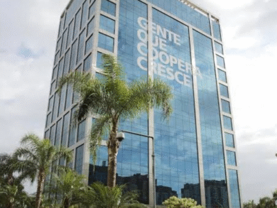 Sicredi consolida posição entre as melhores instituições financeiras do Brasil no ranking mundial da Forbes em 2026. Sexta posição entre as 10 melhores do Brasil