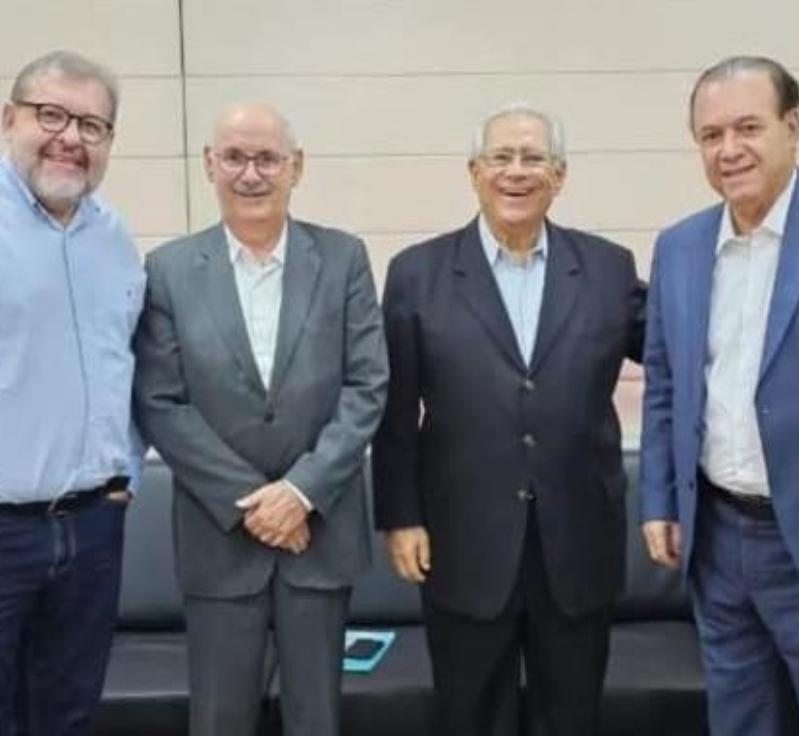 No momento, você está visualizando Direção da Santa Casa de Marília participa de encontro com o secretário estadual da saúde. Debateram políticas públicas para a continuidade dos atendimentos