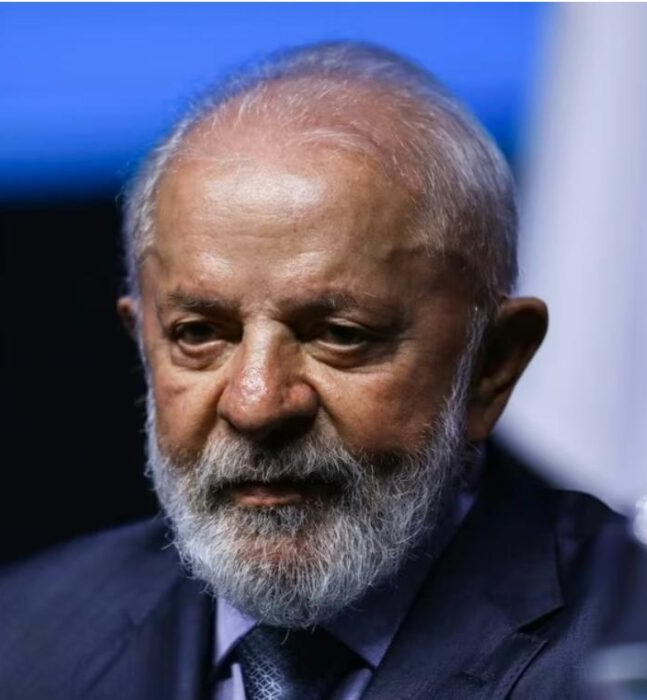 No momento, você está visualizando Reunião secreta de Lula com dono do Master está perturbando o governo em plena turbulência do banco