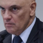 Moraes aciona PF para investigar se Flávio Bolsonaro cometeu crime contra Lula