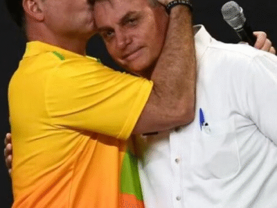 Flávio Bolsonaro revela nomes de quem deve subir a rampa com ele em eventual posse presidencial e causa repercussão; VEJA