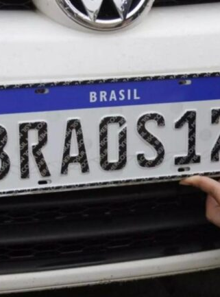 No momento, você está visualizando Adeus, placa Mercosul? Mudança pode trazer de volta o nome da cidade; ENTENDA