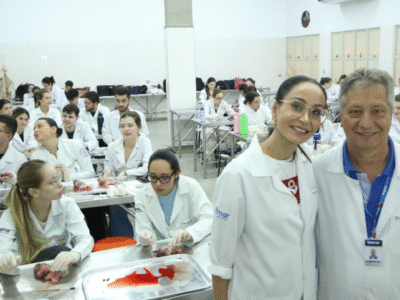 Medicina Unimar realiza aula prática de dissecação de coração, voltada ao aprofundamento técnico e científico, com a participação de ligas acadêmicas de Morfologia Humana, de Cardiologia e de Cirurgia Cardiovascular