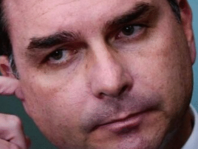 Especialistas dizem que Moraes avança com processo no qual Flávio Bolsonaro ficará inelegível