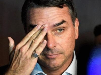 Flávio Bolsonaro diz que ações de Moraes vão desequilibrar eleições a partir do STF; VEJA