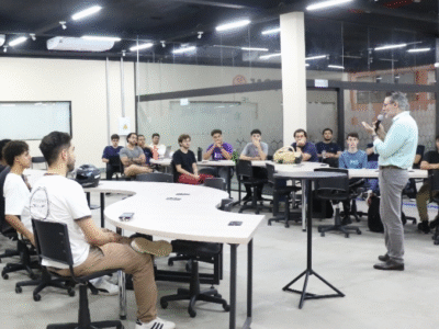 Alunos de TI da Unimar participam de palestra sobre Empreendedorismo e Startups com CEO Marco Antonio Vasquez. Encontro entre a academia e o mercado