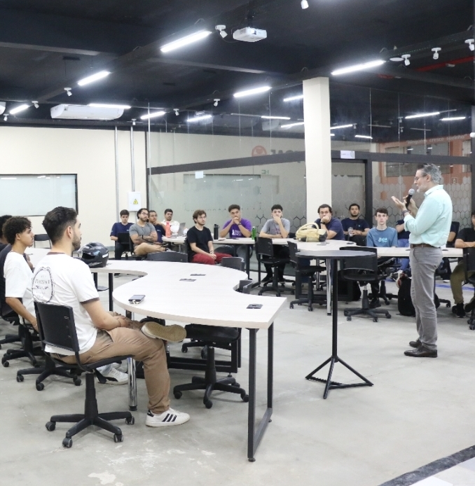 No momento, você está visualizando Alunos de TI da Unimar participam de palestra sobre Empreendedorismo e Startups com CEO Marco Antonio Vasquez. Encontro entre a academia e o mercado