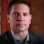 MANIFESTAÇÃO: Ramagem e esposa reagem após delegado da PF ser escorraçado dos EUA; VEJA POSTAGEM