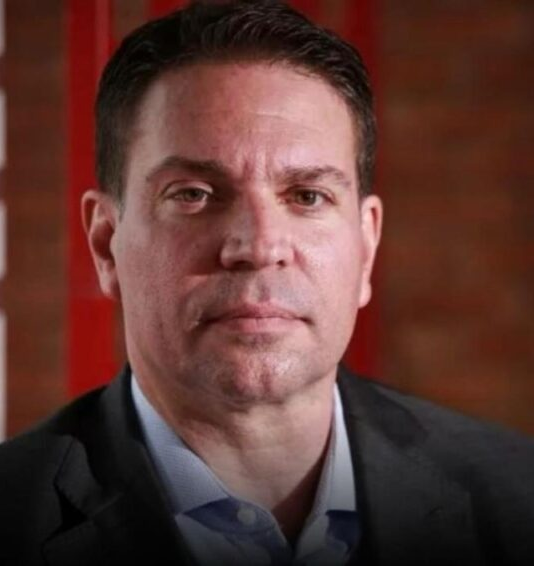 No momento, você está visualizando MANIFESTAÇÃO: Ramagem e esposa reagem após delegado da PF ser escorraçado dos EUA; VEJA POSTAGEM