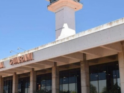 Avião com R$ 15 milhões cai no Paraguai e população corre para saquear dinheiro espalhado