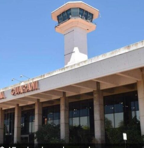 No momento, você está visualizando Avião com R$ 15 milhões cai no Paraguai e população corre para saquear dinheiro espalhado