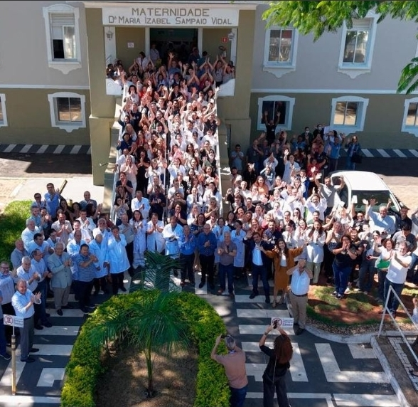 No momento, você está visualizando Solenidade com direito a bolo e refrigerante celebra os 97 anos de inovação, avanço tecnológico e atendimento humanizado da Santa Casa de Marília. 70% são pacientes do SUS. Veja como foi