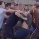 Tensão explode: Estudantes e pré-candidatos de direita e esquerda trocam socos em universidade federal de Minas; VEJA VÍDEO