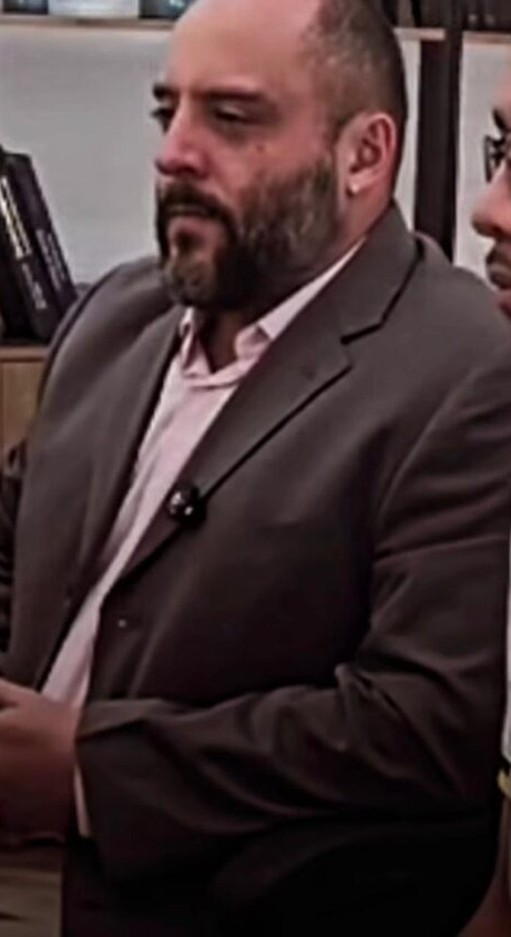 No momento, você está visualizando Advogado não consegue conter riso em audiência após depoimento de seu cliente e vídeo viraliza; VEJA VÍDEO