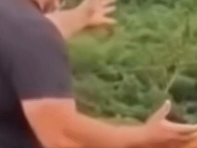 EMOCIONANTE: Aos gritos pai consegue salvar filho: ‘filho eu te amo’… ‘não me deixe’ VEJA VÍDEO