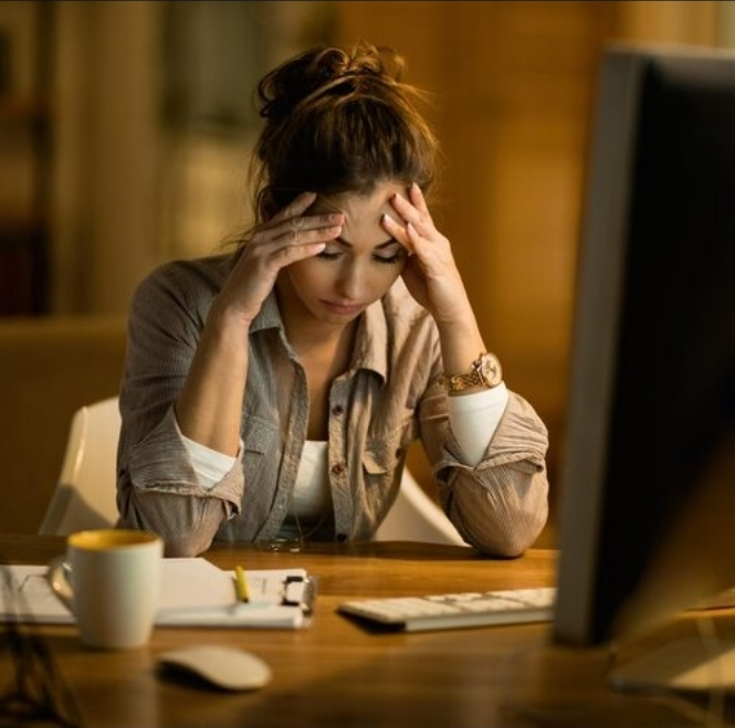 No momento, você está visualizando Cansaço de viver: a exaustão silenciosa de tentar ser tudo o tempo todo. Quando o esgotamento deixa de ser exceção e passa a ser regra, muitas vezes silenciosa. Entenda com especialista e resolva isso