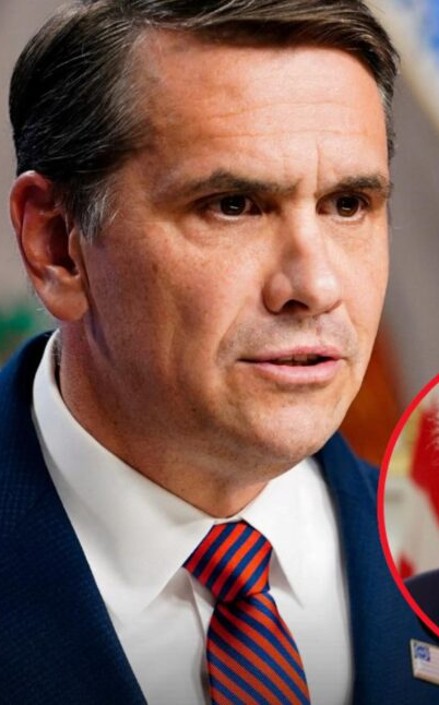 No momento, você está visualizando Justiça dos Estados Unidos determina prisão de ex-chefe do FBI por ameaça a Trump