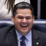 ‘Vai perder por oito votos,’ sussurrou Alcolumbre a Jaques Wagner antes de resultado sair no placar