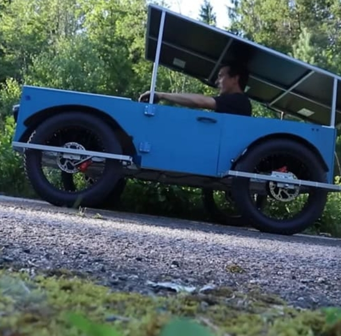 No momento, você está visualizando YouTuber transforma bicicletas elétricas em um carro solar para duas pessoas. Veja vídeo!
