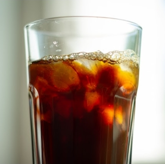 No momento, você está visualizando Bebidas açucaradas aumentam risco de danos cognitivos? Pesquisa com 118 mil participantes mostra que o consumo a mais prejudica seu cérebro e aumenta demência