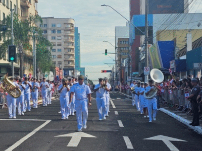 Marília completa amanhã 97 anos com tradicional desfile e bolo de aniversário. E ainda Rosário com Frei Gilson, Japan Fest e Cãopanheiro. Hoje tem encenação da Paixão de Cristo